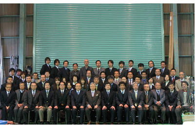 創立50周年 社員集合写真 創立50周年 社員集合写真